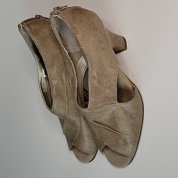 Aerosoles Women Pumps sz 8 Comfort Shoes Heel Peep Toe Dancing peep toe New* - Picture 2 of 10